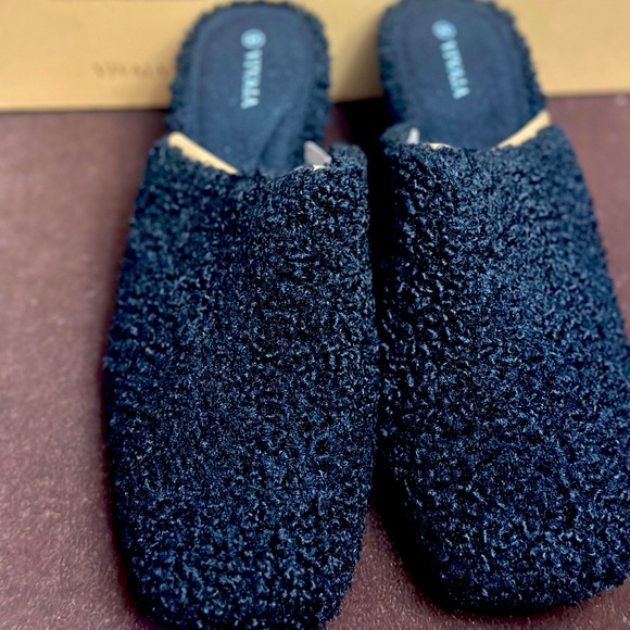 Brand-new Vivaia clogs - Picture 1 of 2